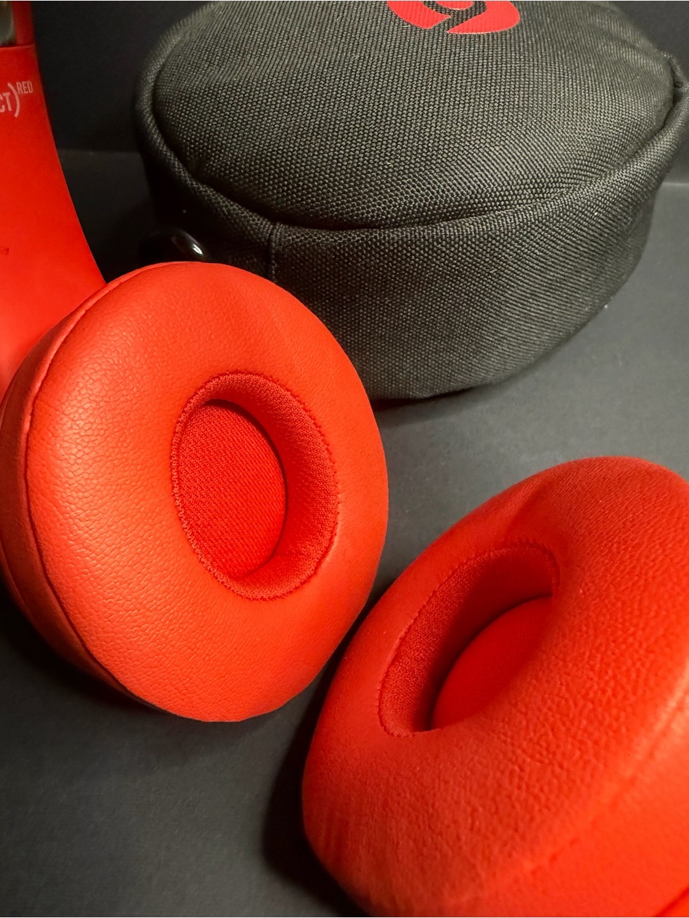 Beats Solo3 Wireless Headphones Red Orange w/ Carrying Case - Picture 3 of 4